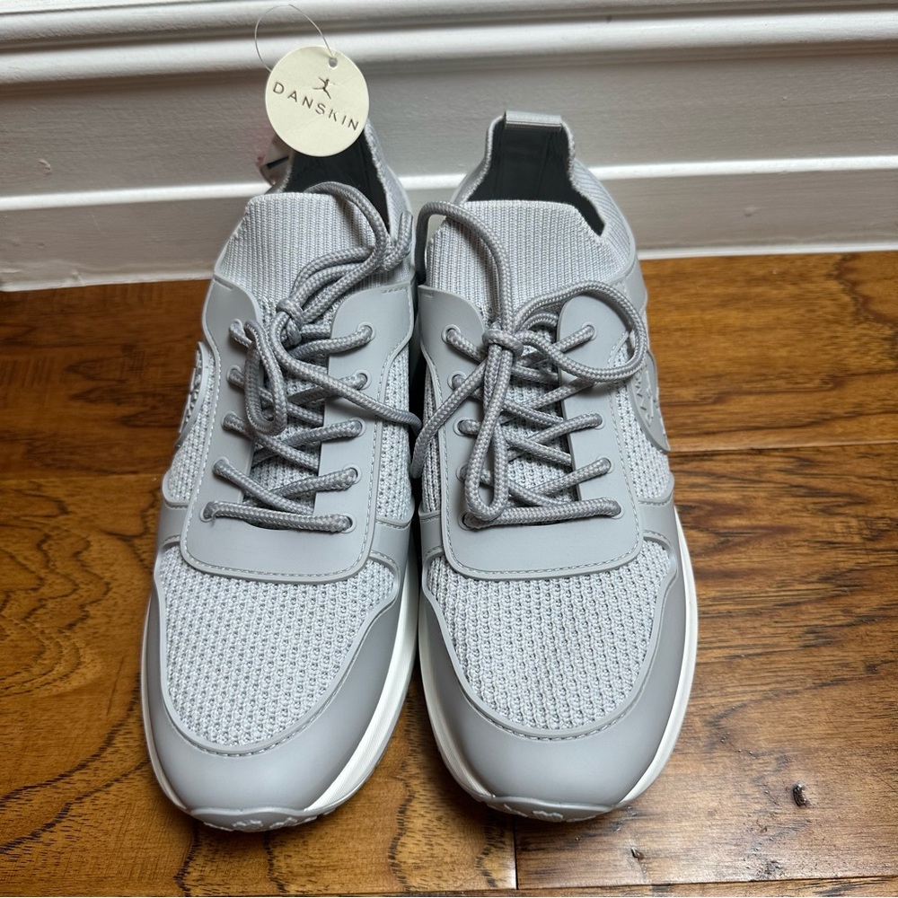 Danskin Infinite ultra light gray comfort womens shoe sneaker size 9